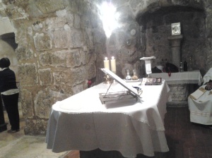 An altar of a chapel in the Holy Sepulchre Church where our Mass was held