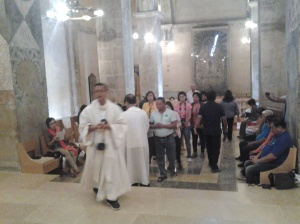 663 co-pilgrims took communion at crusader church